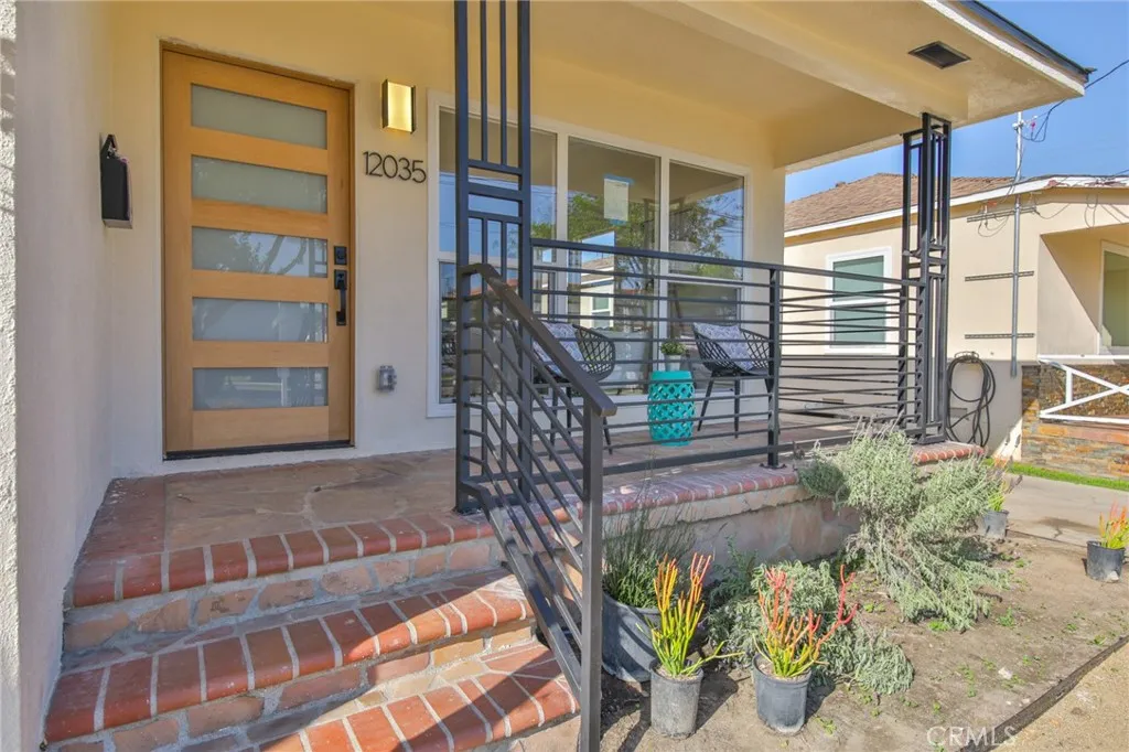 12035 Ramona, Hawthorne, California 90250 home-pic-2